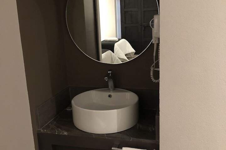 Room 29 of 49