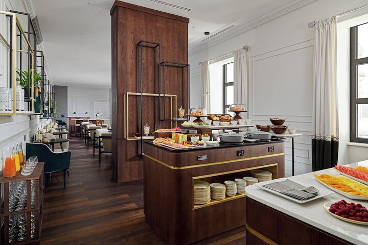 Breakfast/Coffee Service 72 of 115