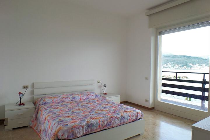 Room 4 of 24