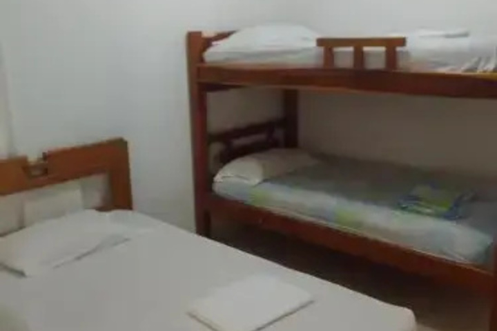 Room 9 of 12