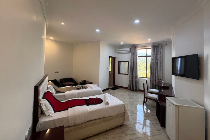 Room 10 of 37