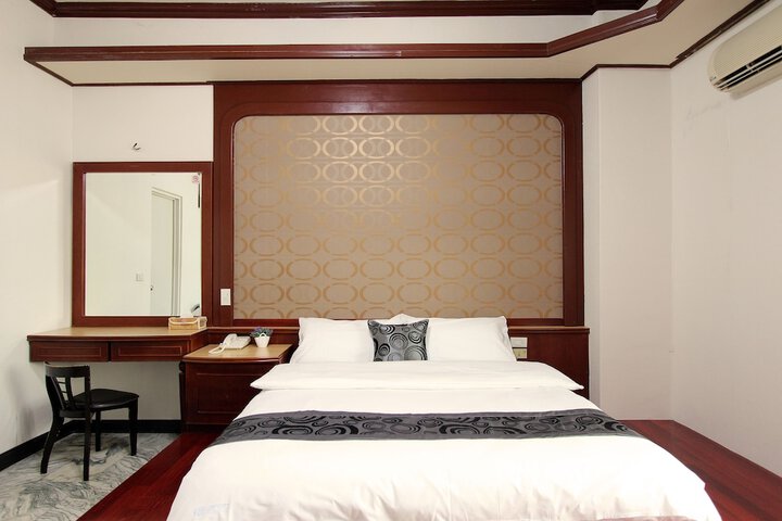 Room 9 of 56