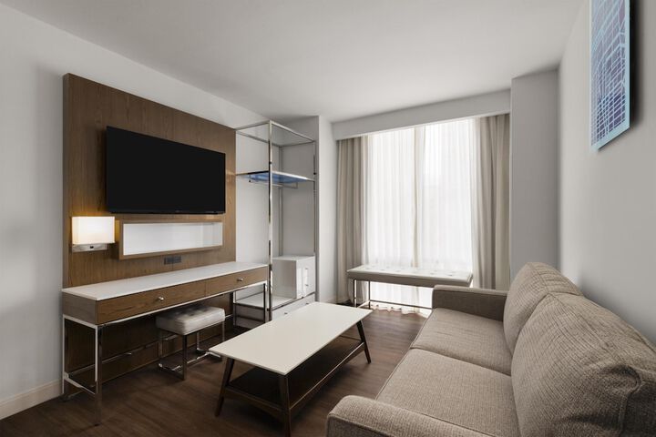 Room 33 of 51