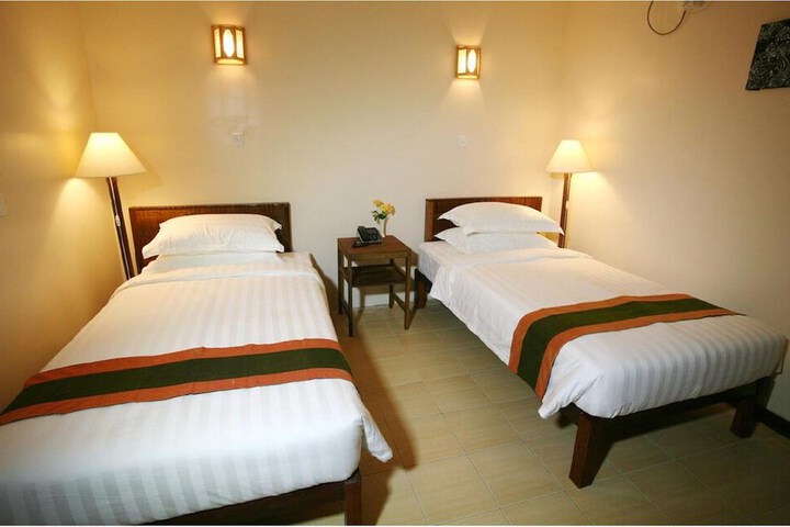 Room 6 of 24