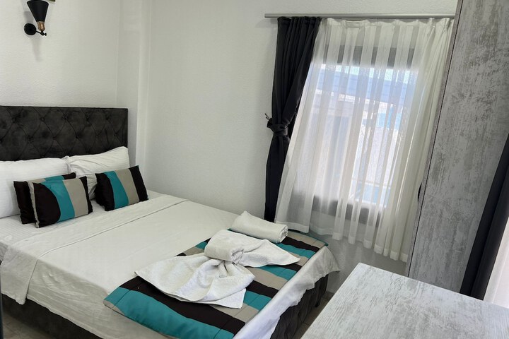 Room 9 of 35