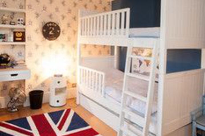 Room 11 of 21