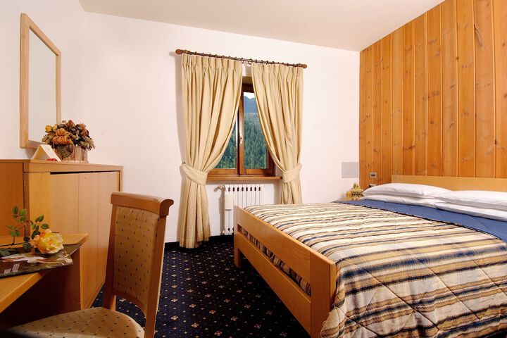 Room 12 of 47