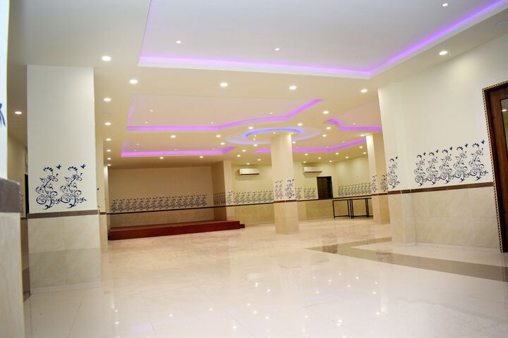 Ballroom/Hall 32 of 36