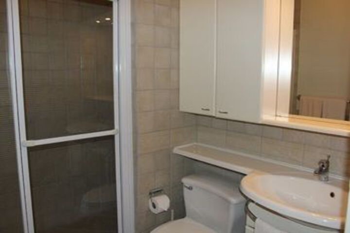 Room 8 of 181