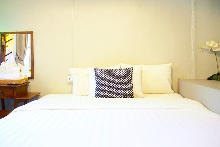 Room 8 of 82