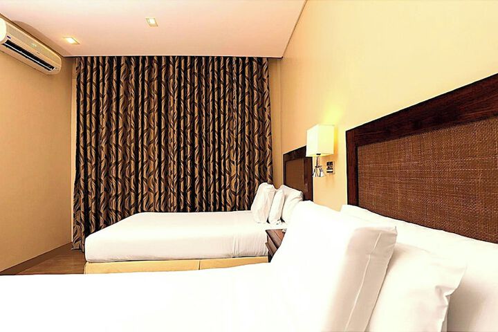 Room 21 of 130