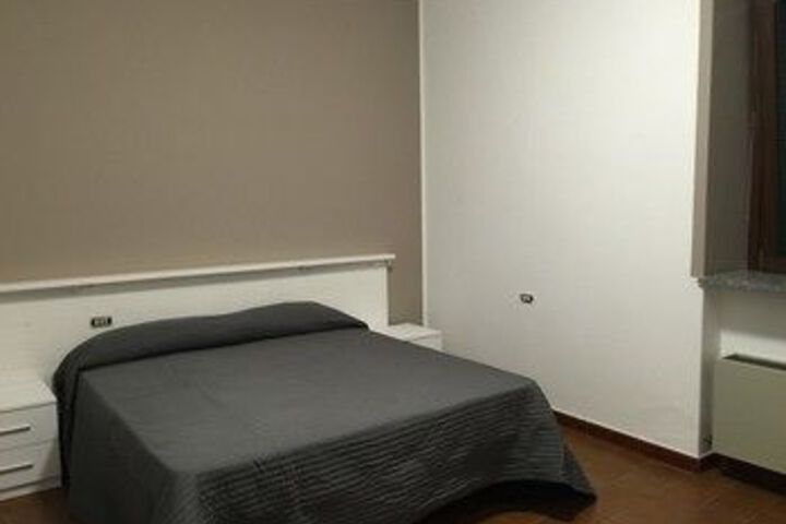 Room 14 of 38