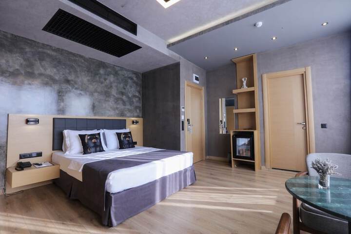 Room 4 of 39