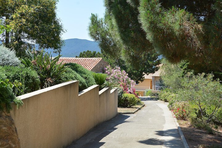 Hotel Exterior 54 of 82