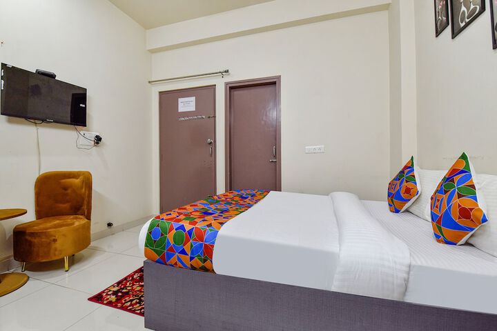 Room 26 of 38