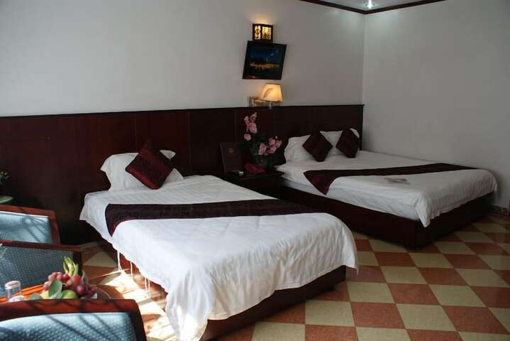Room 13 of 25