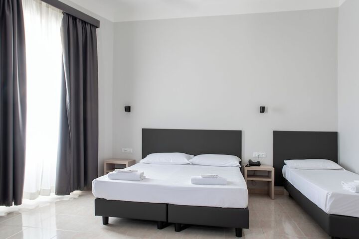 Room 32 of 50
