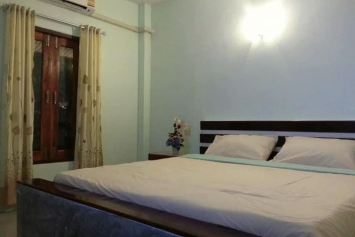 Room 3 of 9