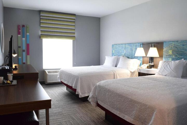 2 Queen Beds Hearing Accessible (5 of 13)