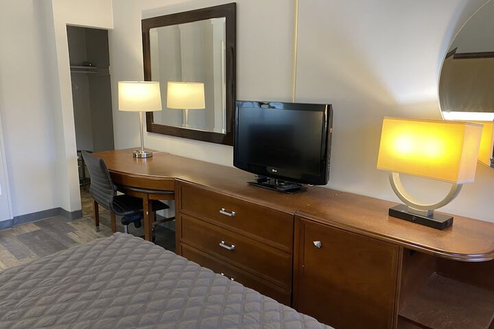 Room 7 of 13