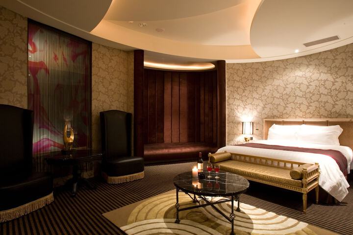 Room 15 of 72