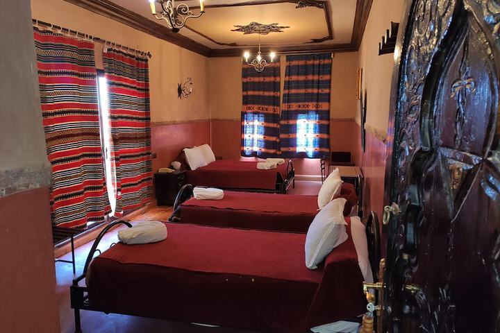 Room 16 of 98