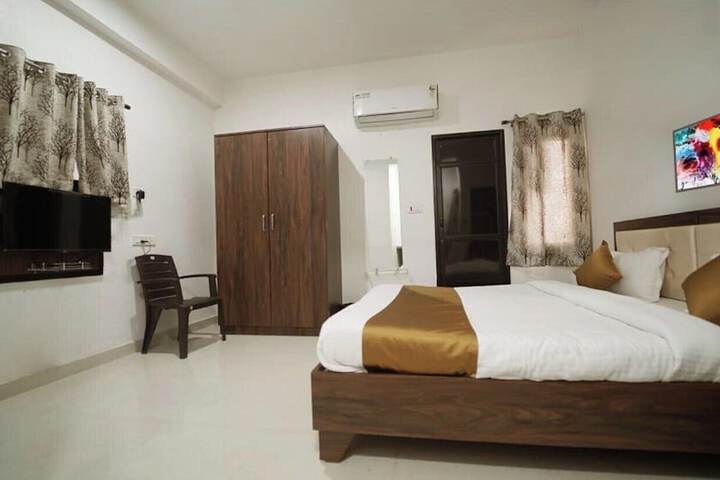 Room 10 of 23