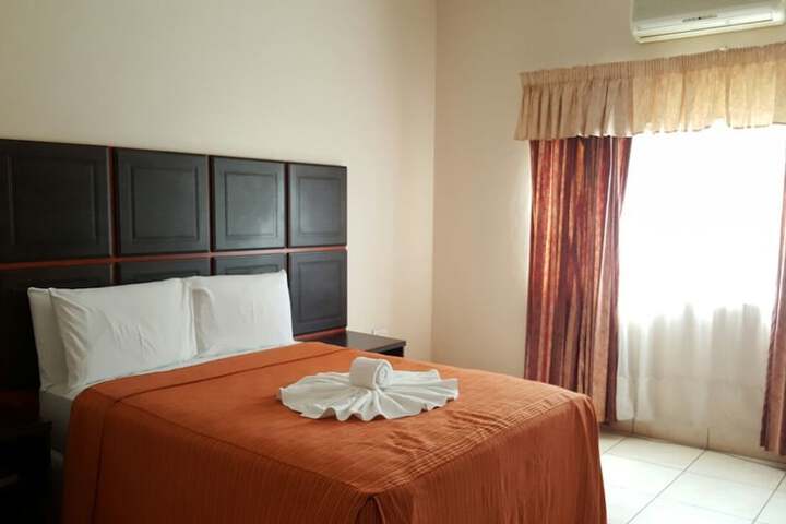 Room 5 of 14