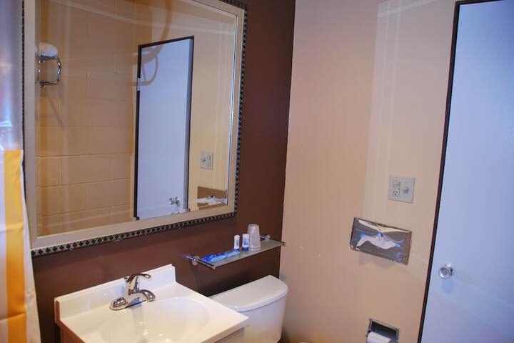 Room 11 of 24