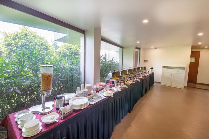 Dining 47 of 99