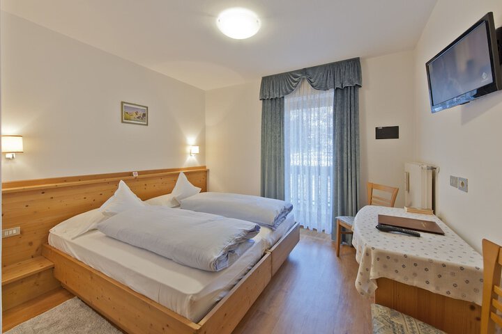 Room 5 of 38