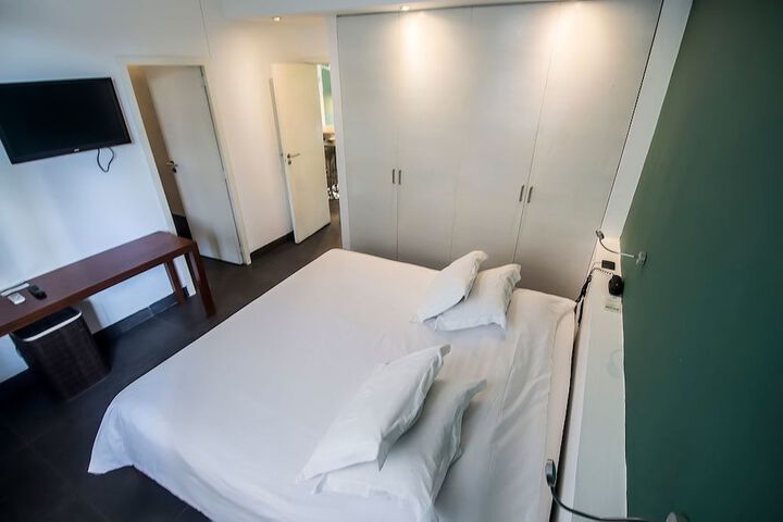 Room 12 of 146