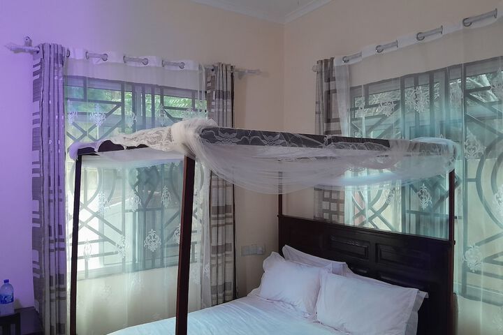 Room 17 of 24