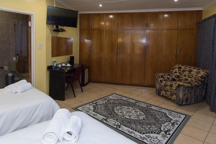 Room 16 of 16