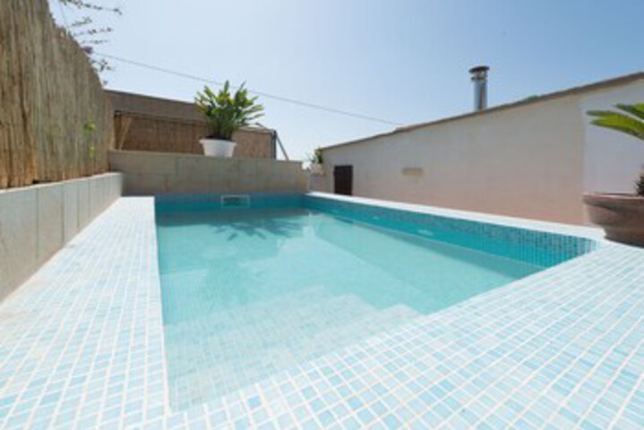 Pool 14 of 23