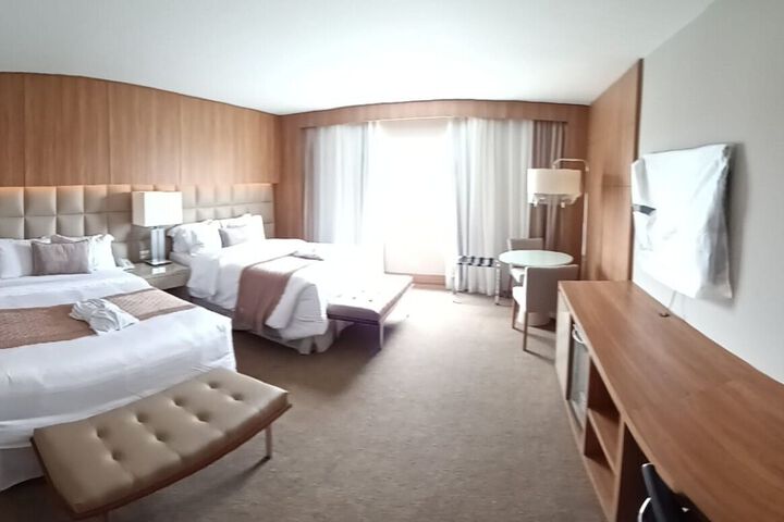 Room 12 of 16
