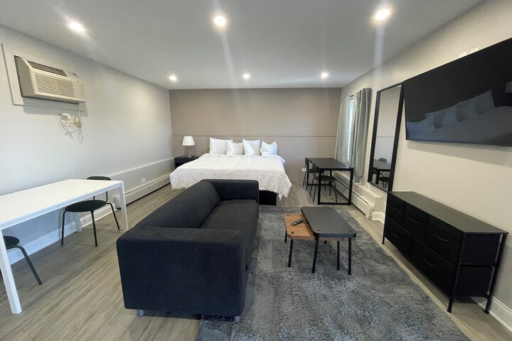 Room 5 of 14