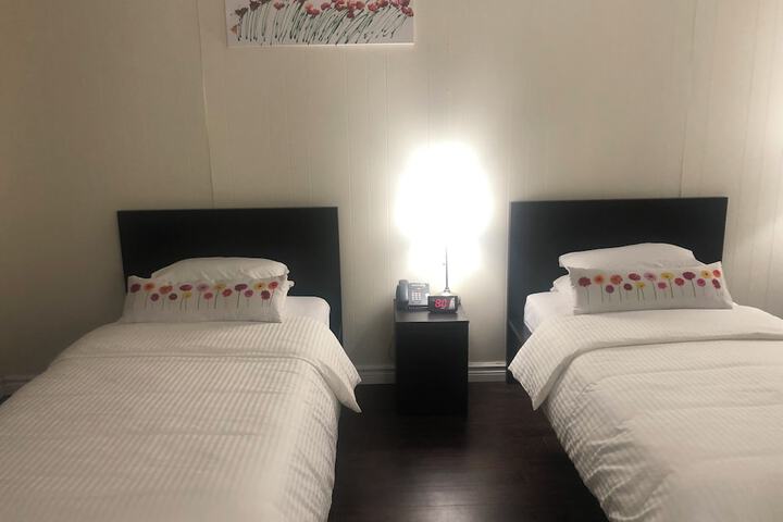 Room 4 of 10