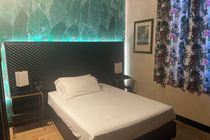 Room 18 of 45