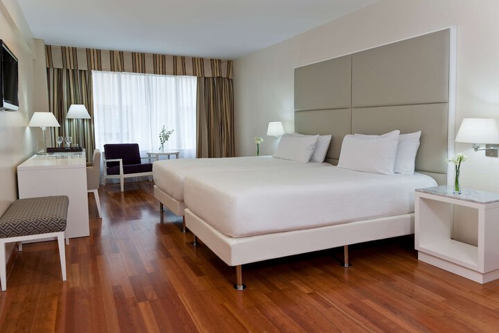 Room 4 of 37