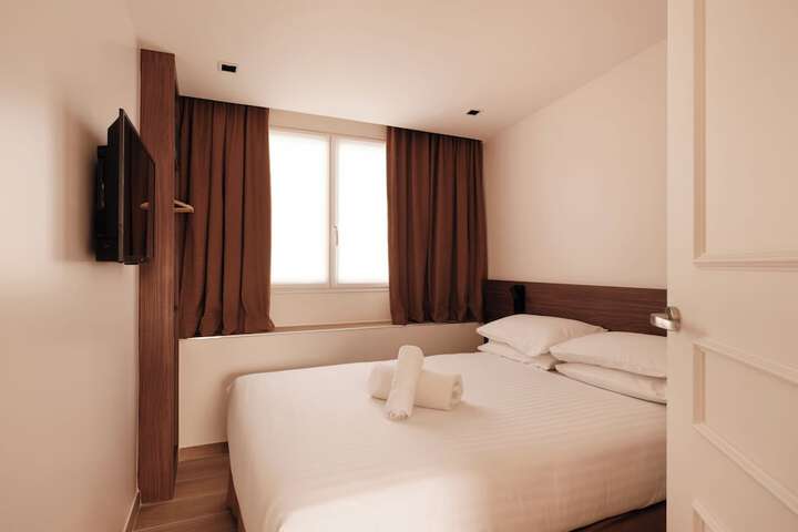 Room 6 of 35