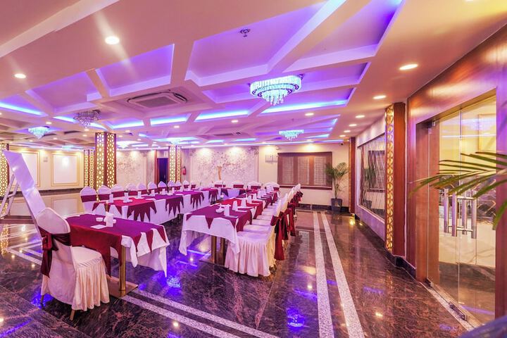 Ballroom/Hall 36 of 43