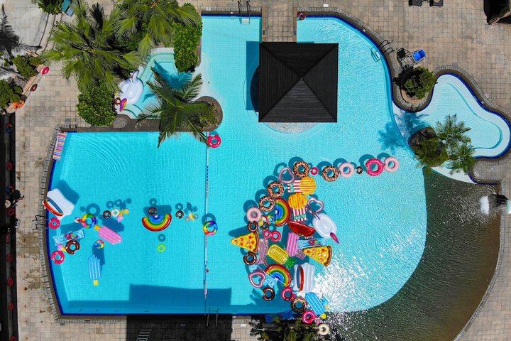 Pool 73 of 129