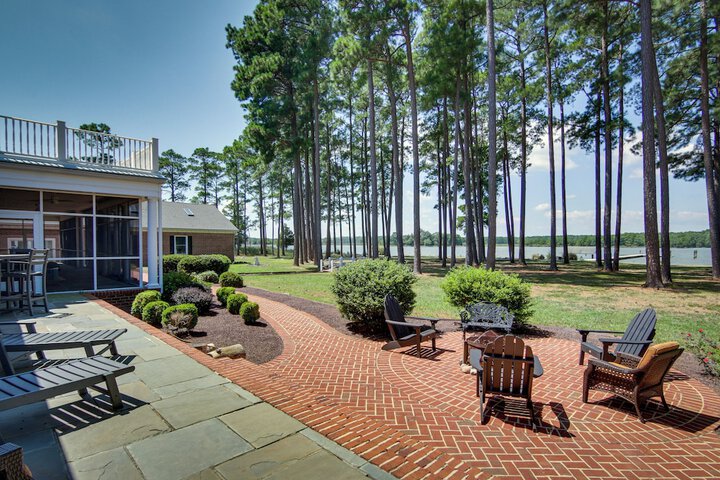 Waterfront Cambridge Gem w / Hot Tub Pool & Dock!