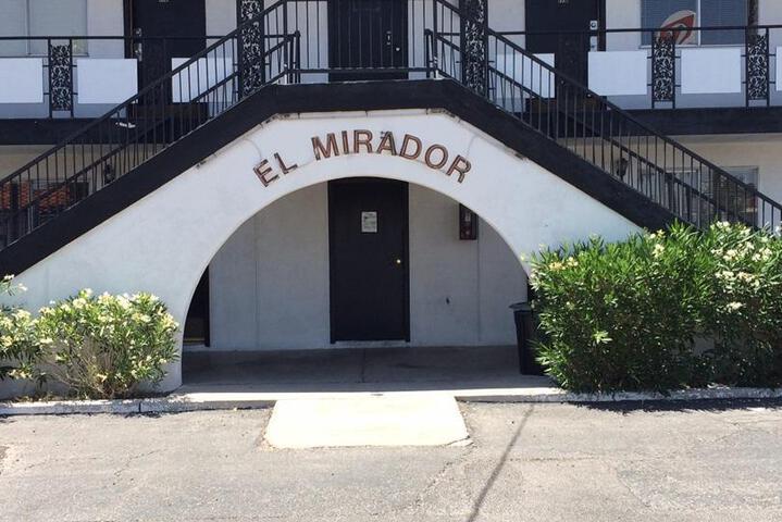 EL MIRADOR MOTEL