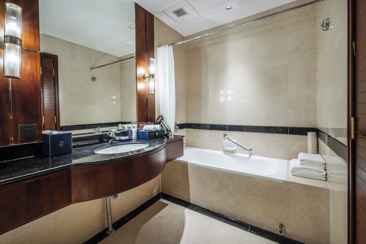Room 20 of 110
