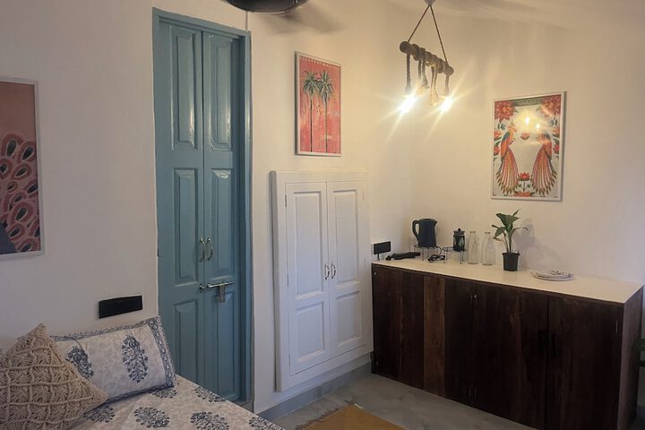 Room 4 of 13