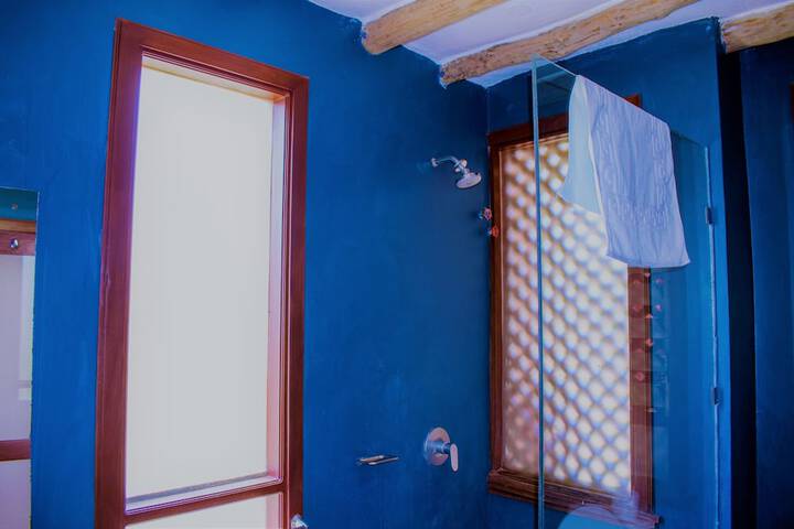 Room 12 of 38
