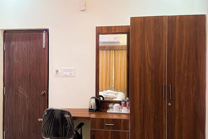 Room 17 of 29