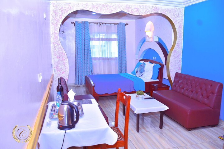 Room 3 of 58